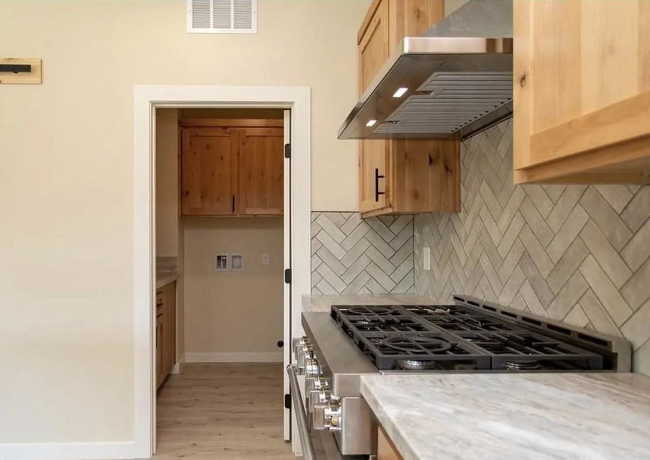 20920 White Pine Dr - Photo 4 of 16