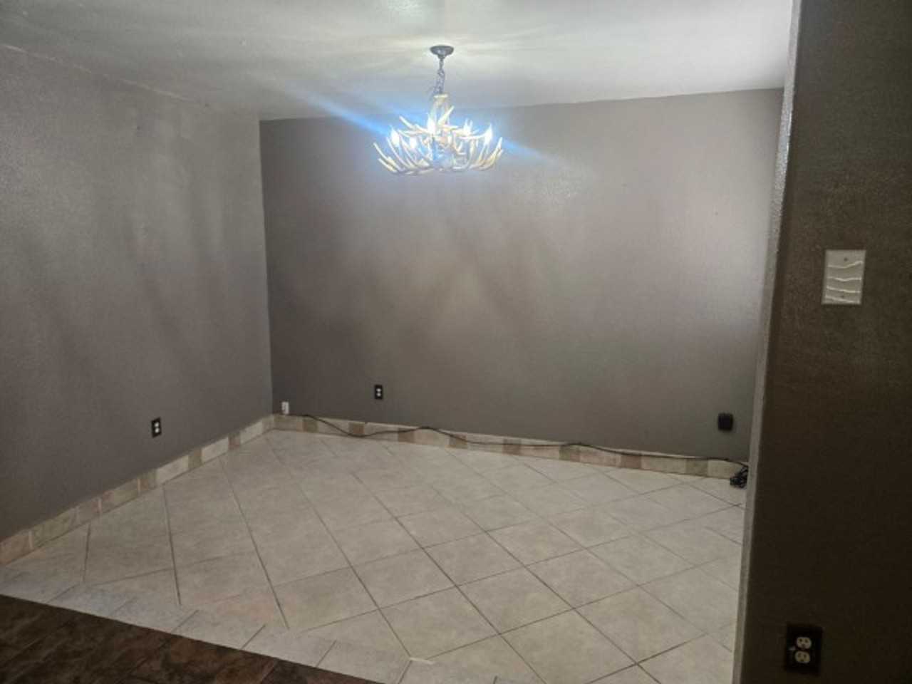 2329 N Kimberly Dr - Photo 2 of 10