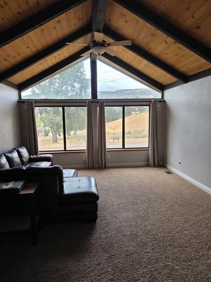 28400 Cumberland Rd - Photo 2 of 8