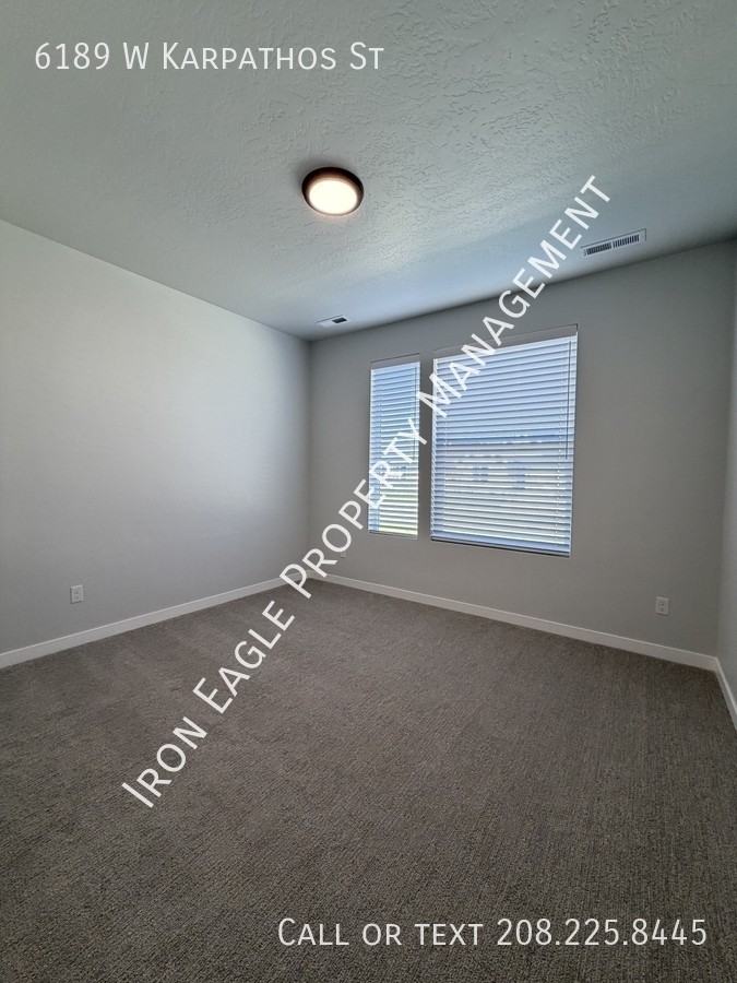 6189 W Karpathos St - Photo 4 of 36