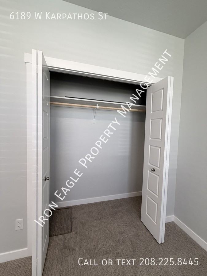 6189 W Karpathos St - Photo 5 of 36