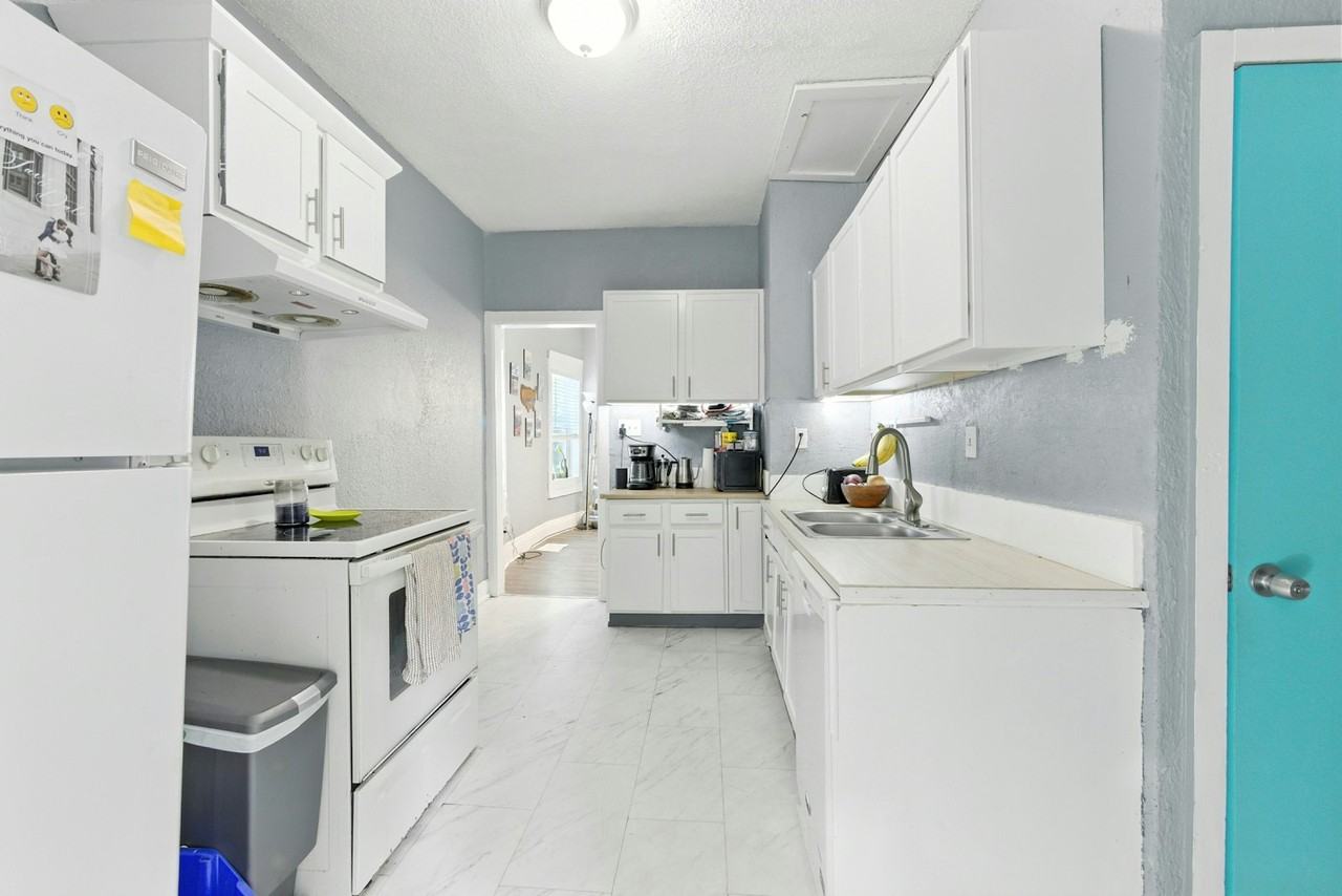 3516 Flora Avenue - Photo 3 of 15