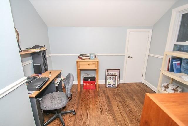 4611 N Woodruff Ave - Photo 3 of 9