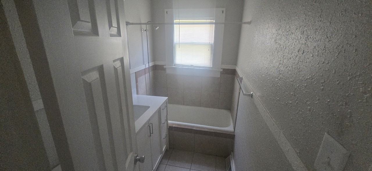 118 South B Street, Unit 1 - Photo 5 of 5