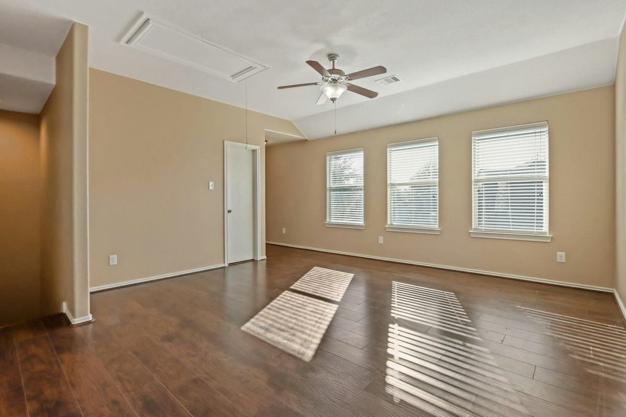 2002 Collins Rose Court - Photo 2 of 11