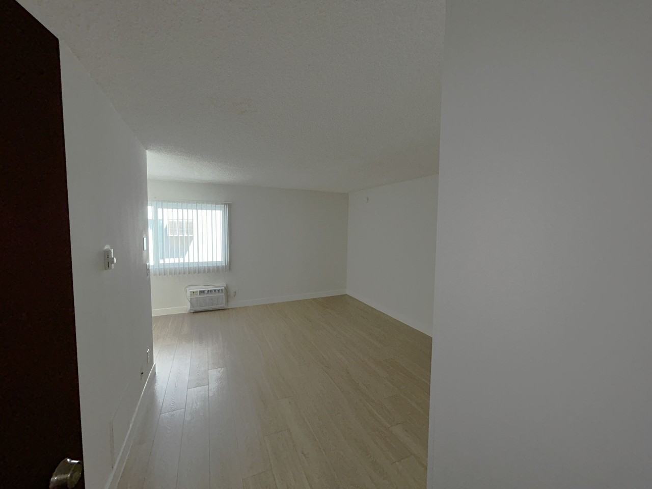 8199 - 225 South Mariposa Avenue - Photo 3 of 12