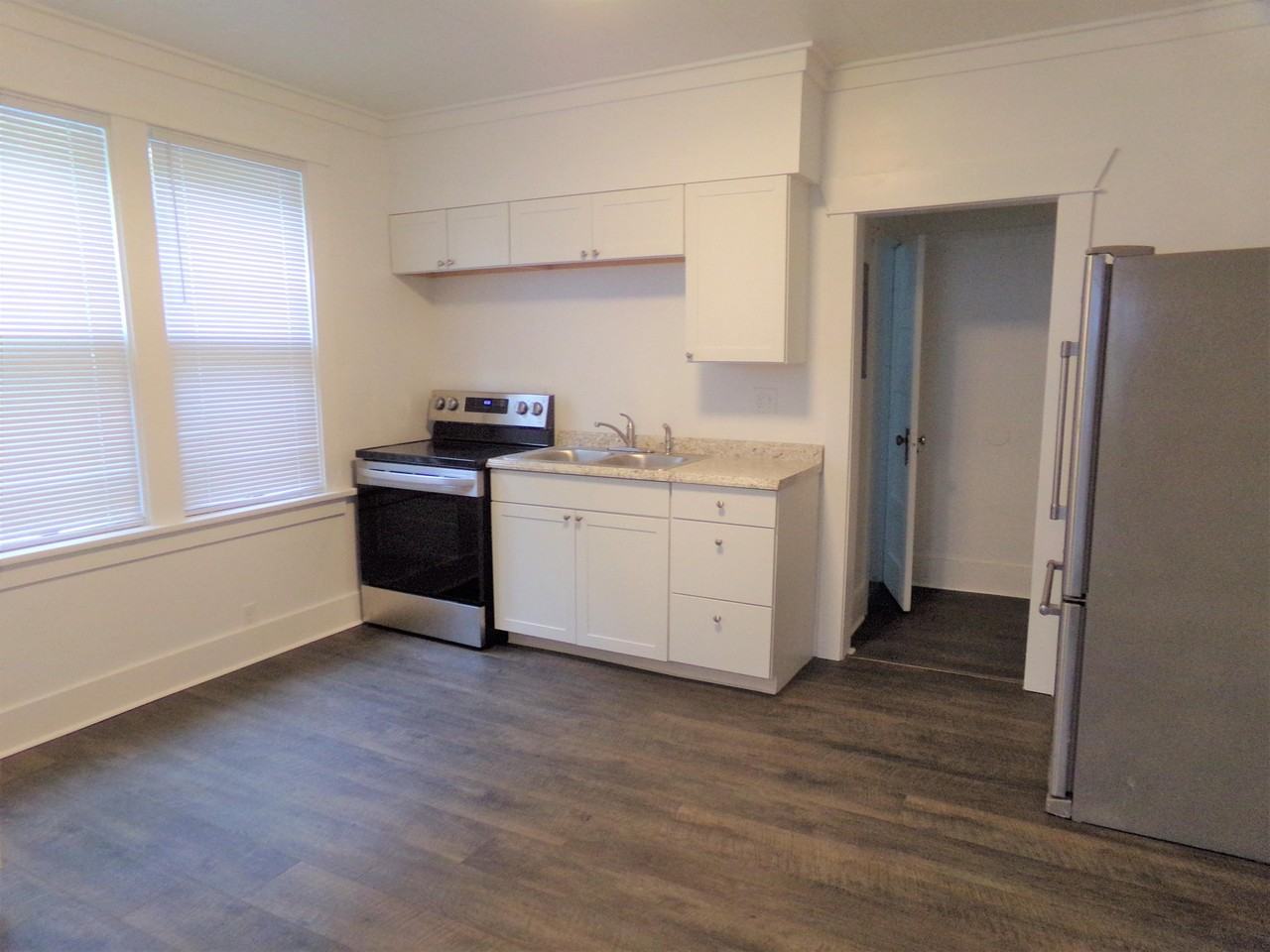 703 North 32nd St - Photo 3 of 10