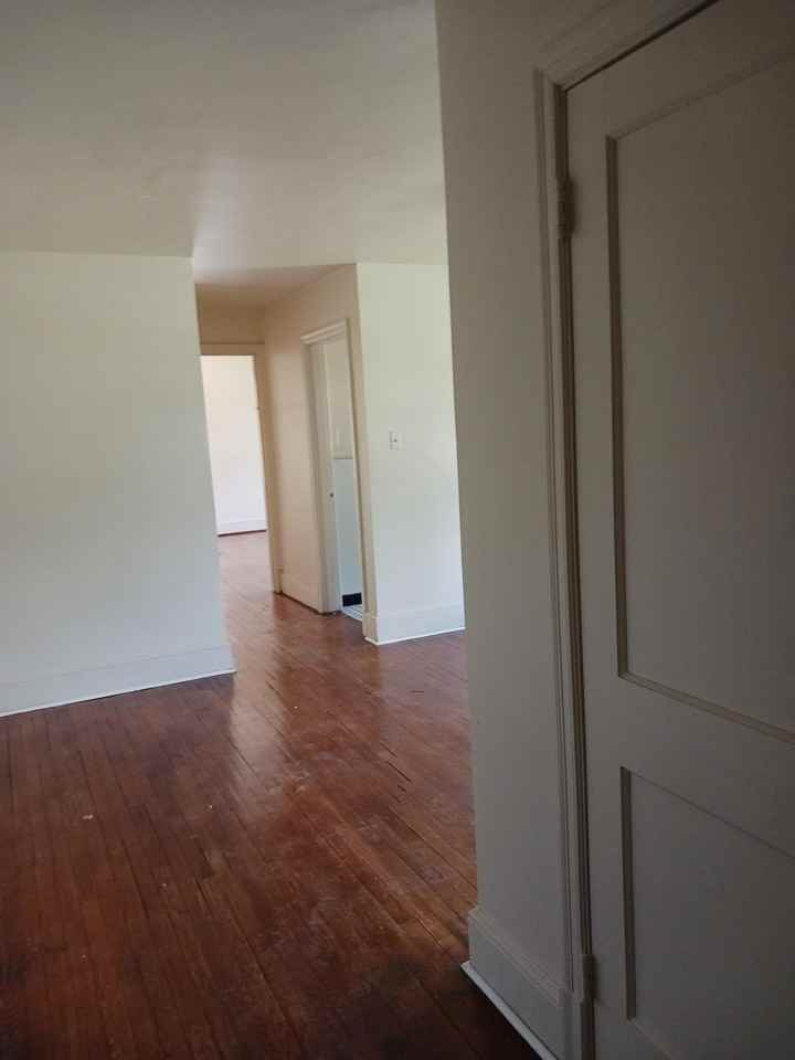 134 Westmoreland Court - Photo 4 of 11