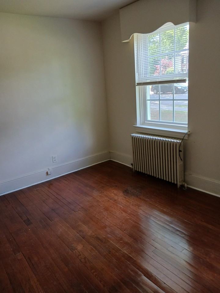 134 Westmoreland Court - Photo 7 of 11