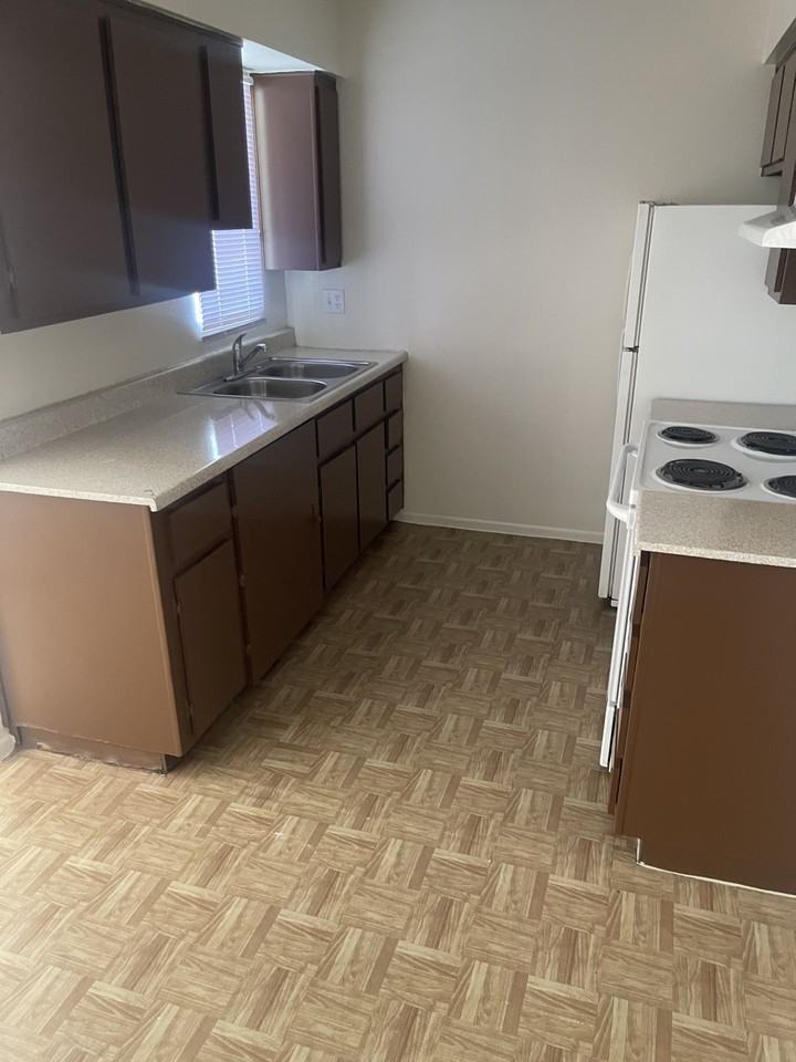 Finisterra Apartments South - Photo 2 of 5