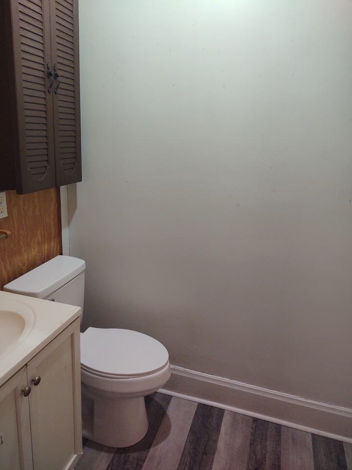 906 Putnam Ave - Photo 4 of 12