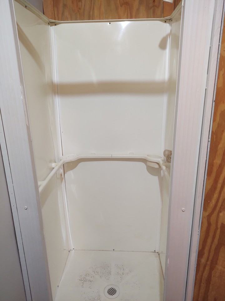 906 Putnam Ave - Photo 5 of 12