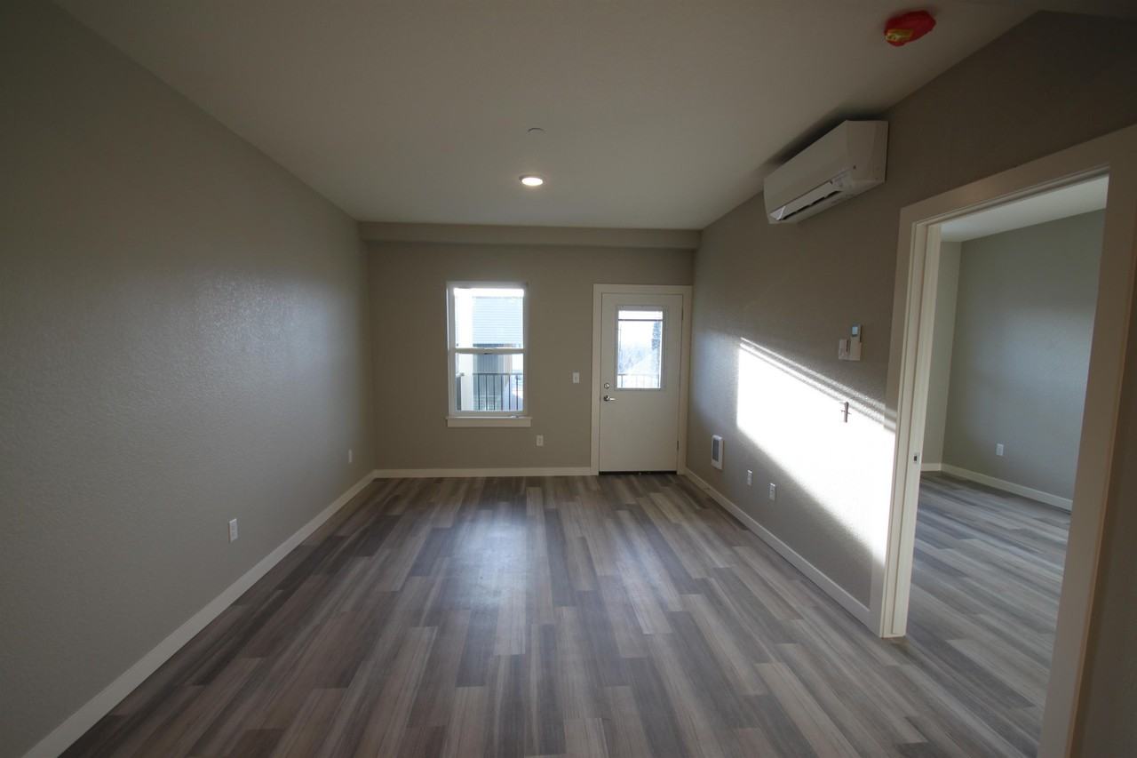 830 Crestmont Way - Photo 3 of 30