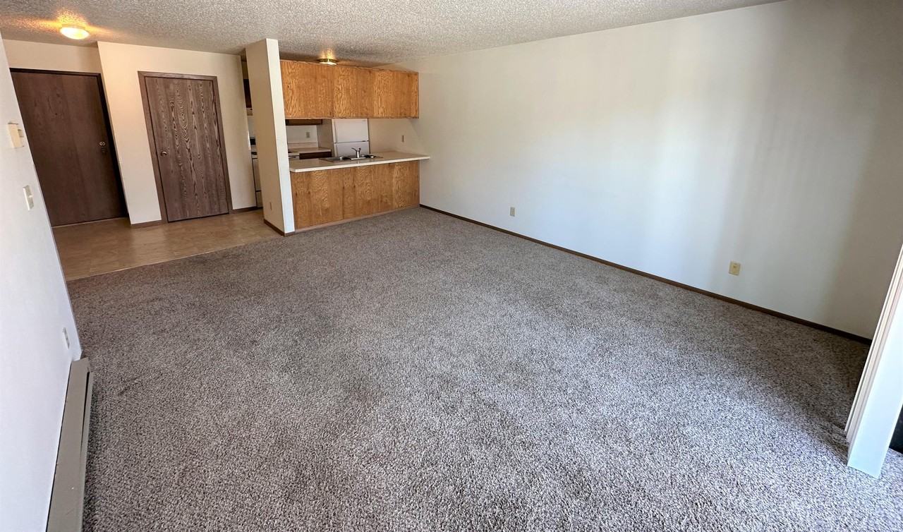 307 11th Ave NW - Photo 5 of 32