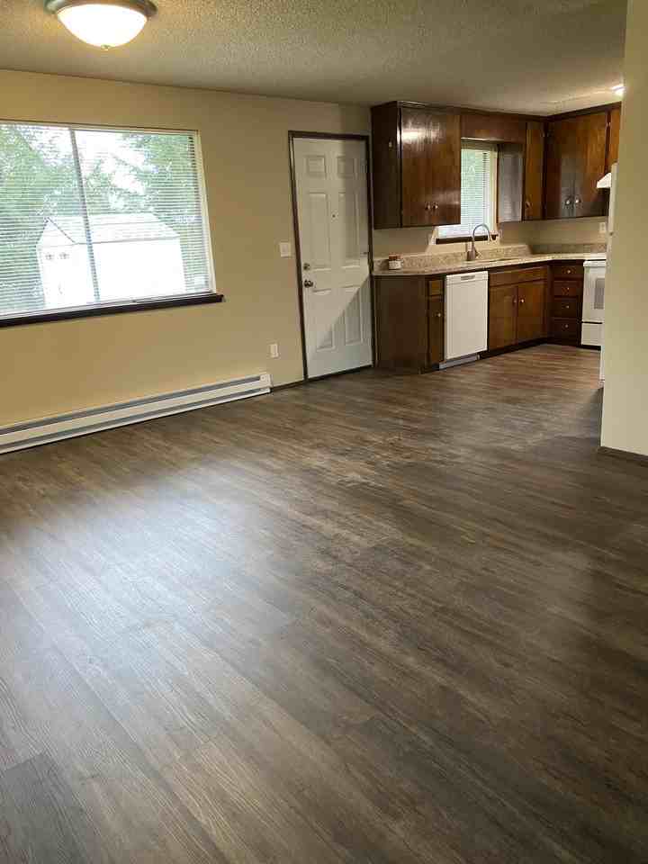 13924 6th Ave E - Photo 4 of 11