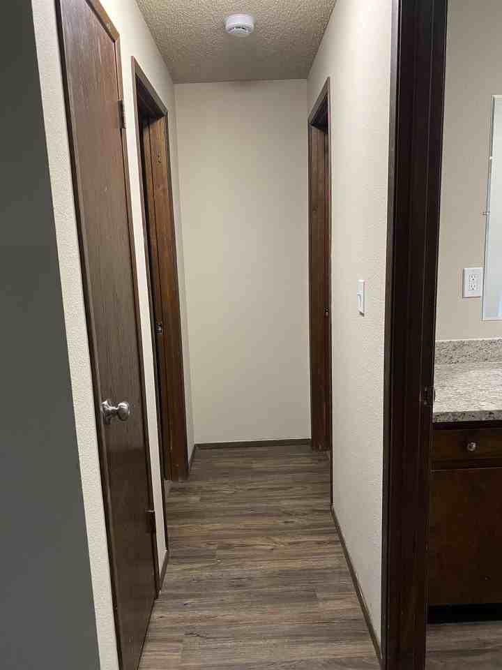 13924 6th Ave E - Photo 5 of 11