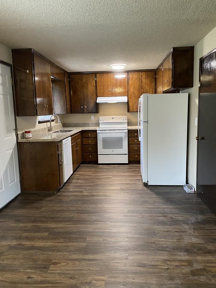 13924 6th Ave E - Photo 6 of 11