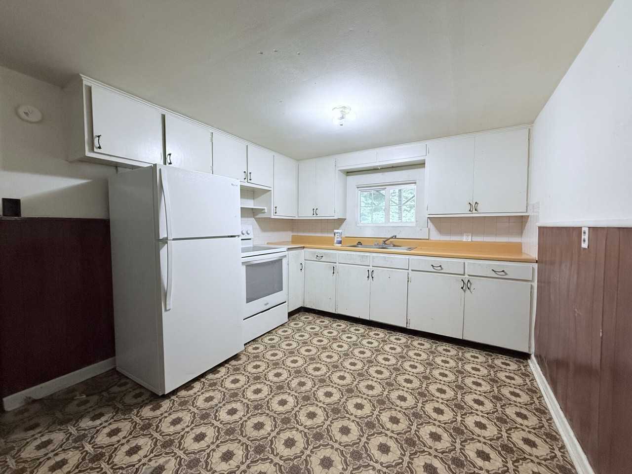 302 North Spring Street - Photo 2 of 6