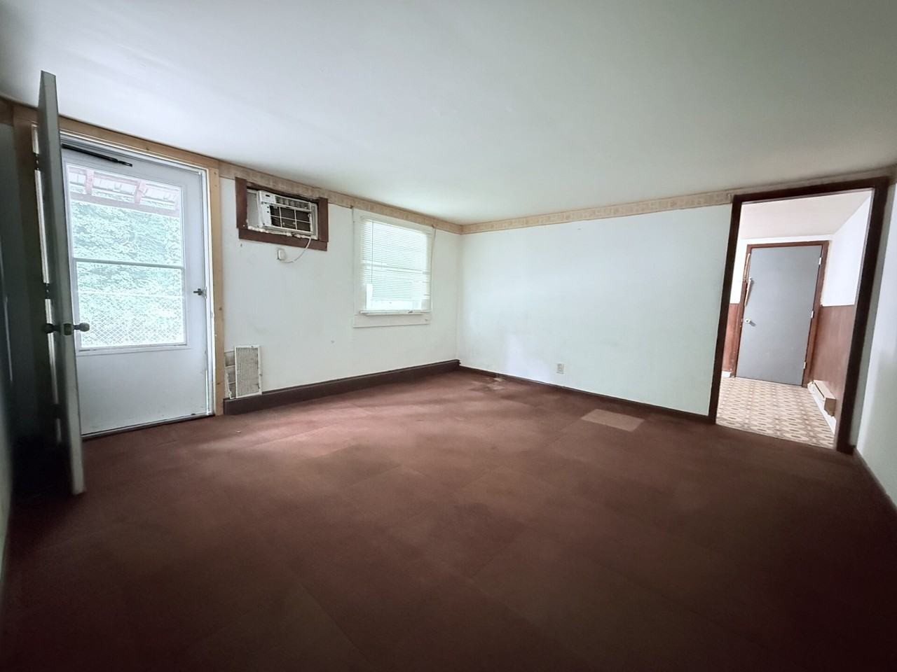 302 North Spring Street - Photo 3 of 6