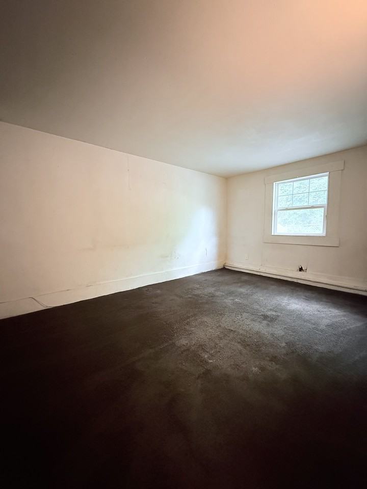 302 North Spring Street - Photo 6 of 6