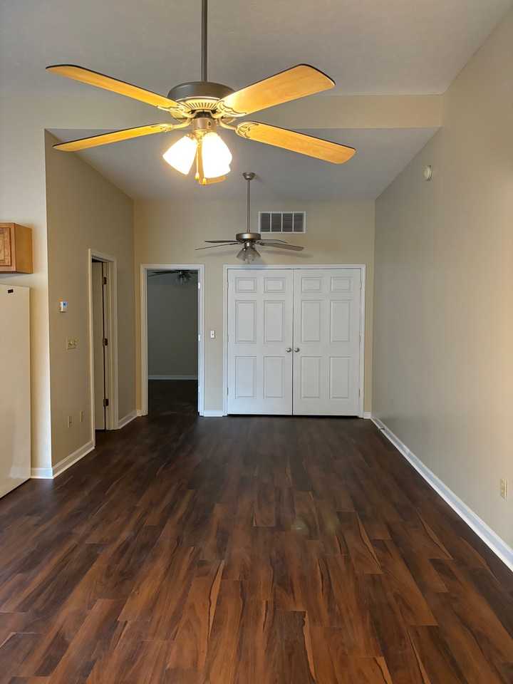 927 Redbud Apartments - Photo 2 of 16