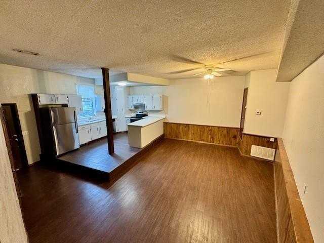 920 North Leverett Avenue #829 - Photo 6 of 16