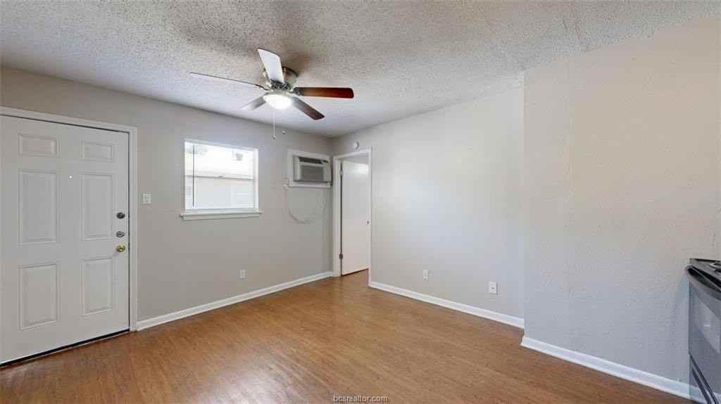 500 Foch St #9 - Photo 4 of 12