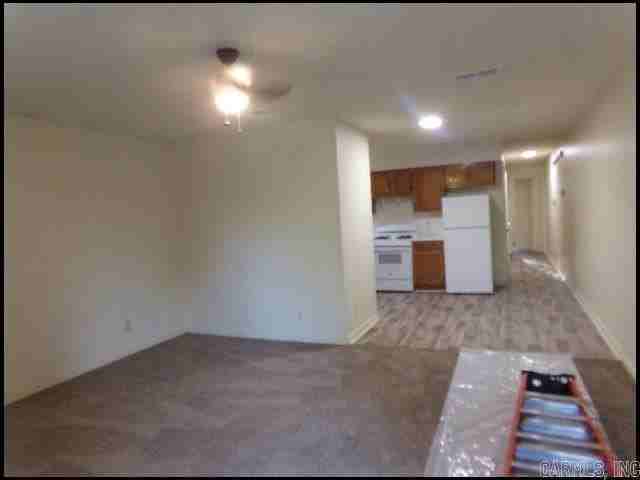 610 S Maple St Apt A - Photo 3 of 13