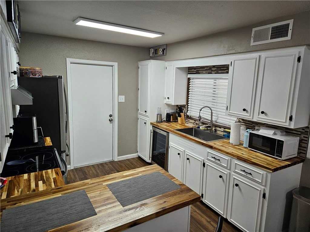 4052 Ogrady Dr - Photo 7 of 16