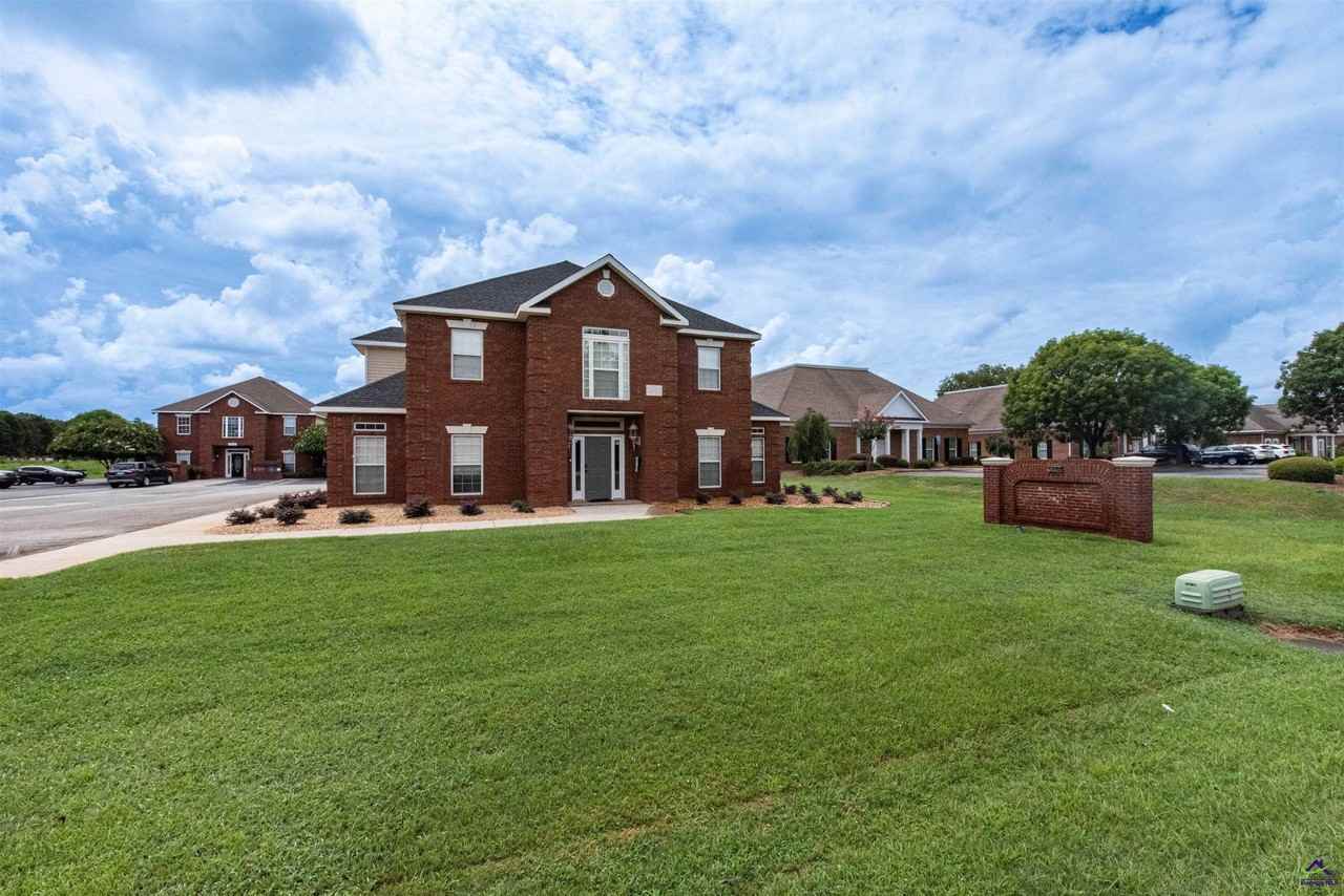 327 Margie Drive - Photo 6 of 47