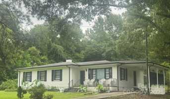 featured image of 305 E Springs St