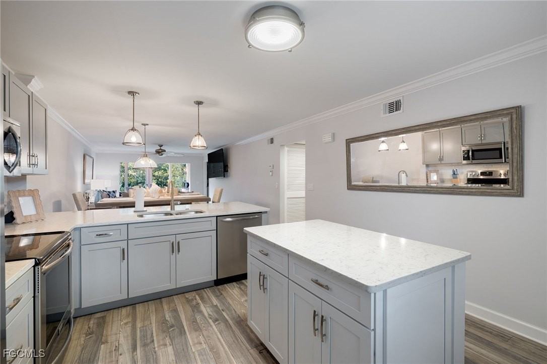 3021 Sandpiper Bay Cir Apt E106 #E106