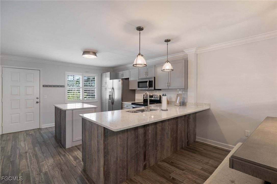 3021 Sandpiper Bay Cir Apt E106 #E106 - Photo 5 of 24