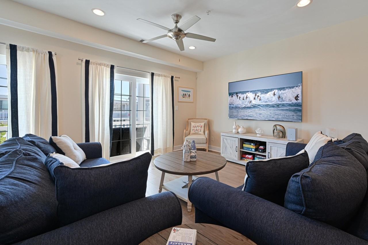 210 N Madison Ave #1 - Photo 5 of 37