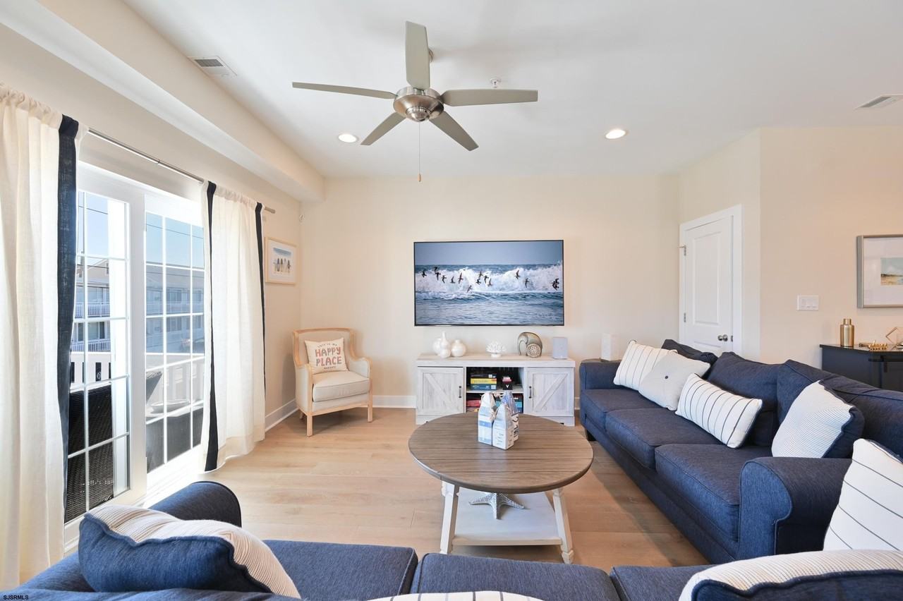 210 N Madison Ave #1 - Photo 7 of 37