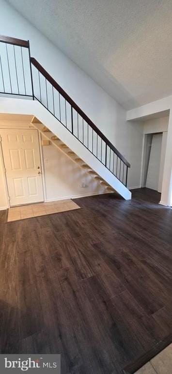 602 Ravens Crest Dr - Photo 4 of 14