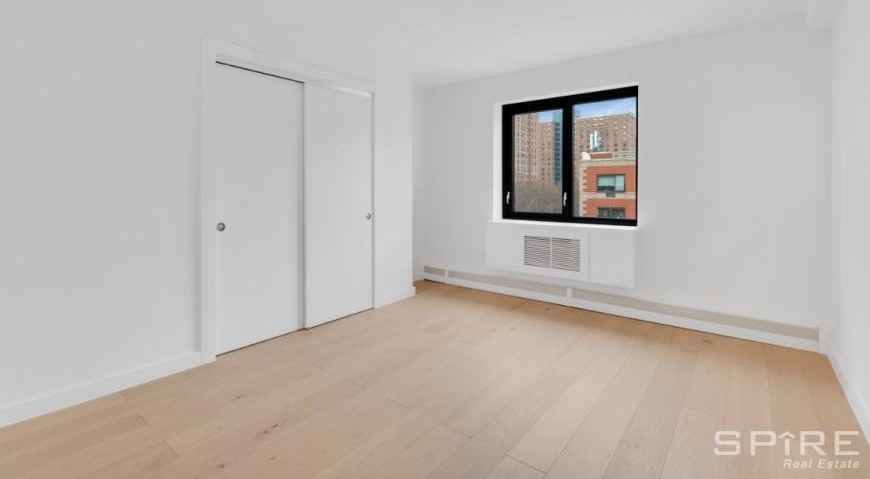 1330 5th Avenue - Photo 4 of 5