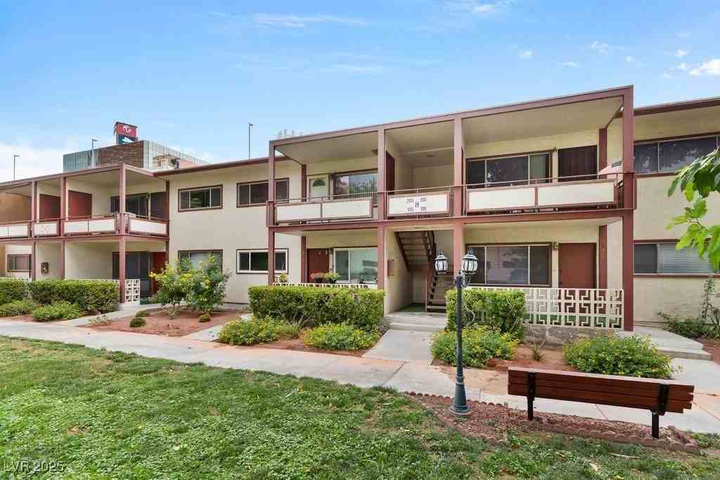 350 E Desert Inn Rd #H205