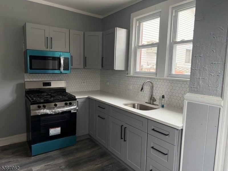 31 Tappan St #1 - Photo 2 of 9