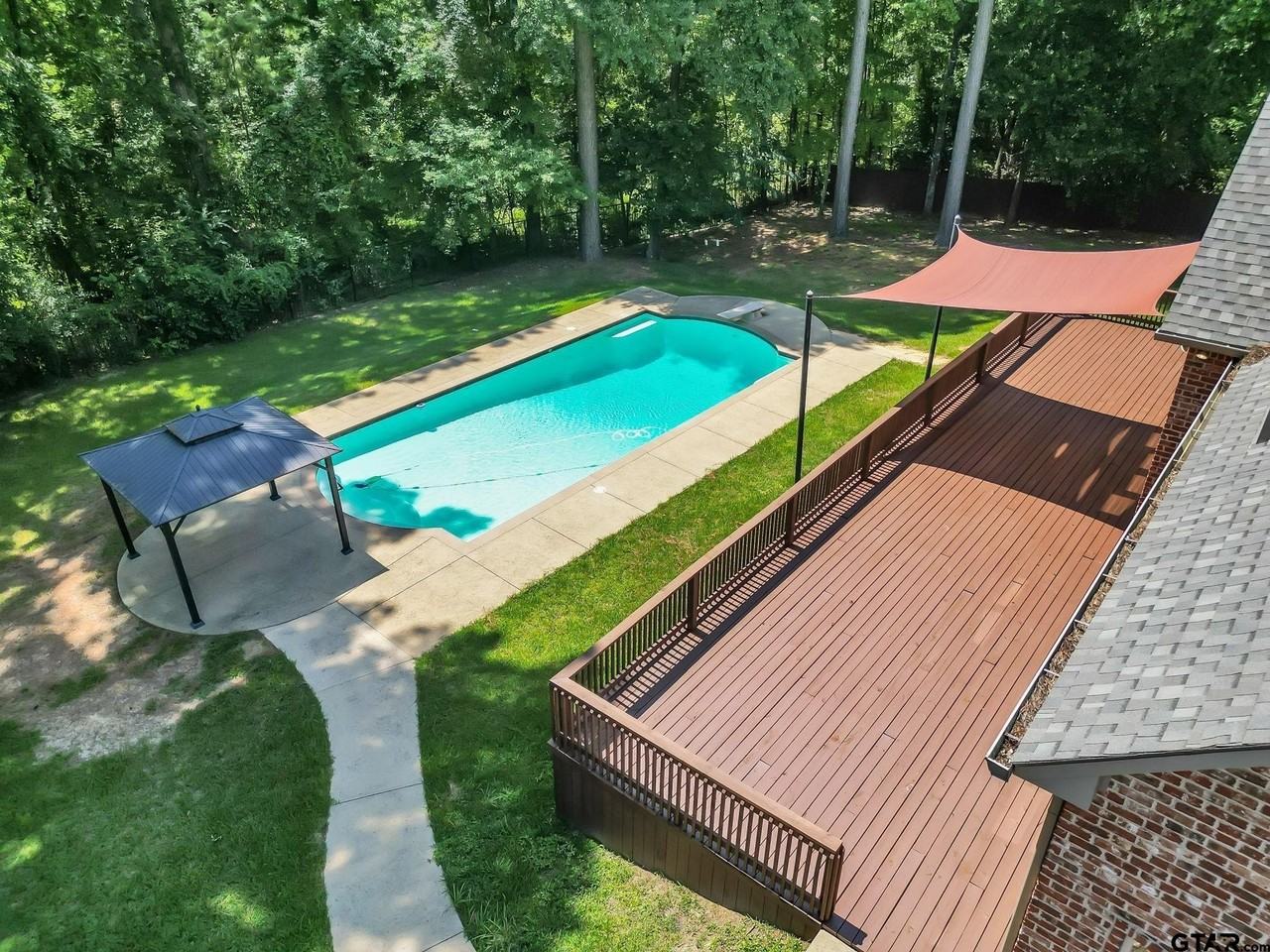 1395 Old Creek Dr - Photo 3 of 30