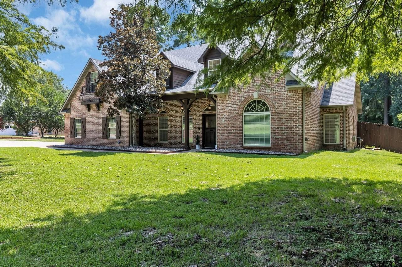 1395 Old Creek Dr - Photo 5 of 30