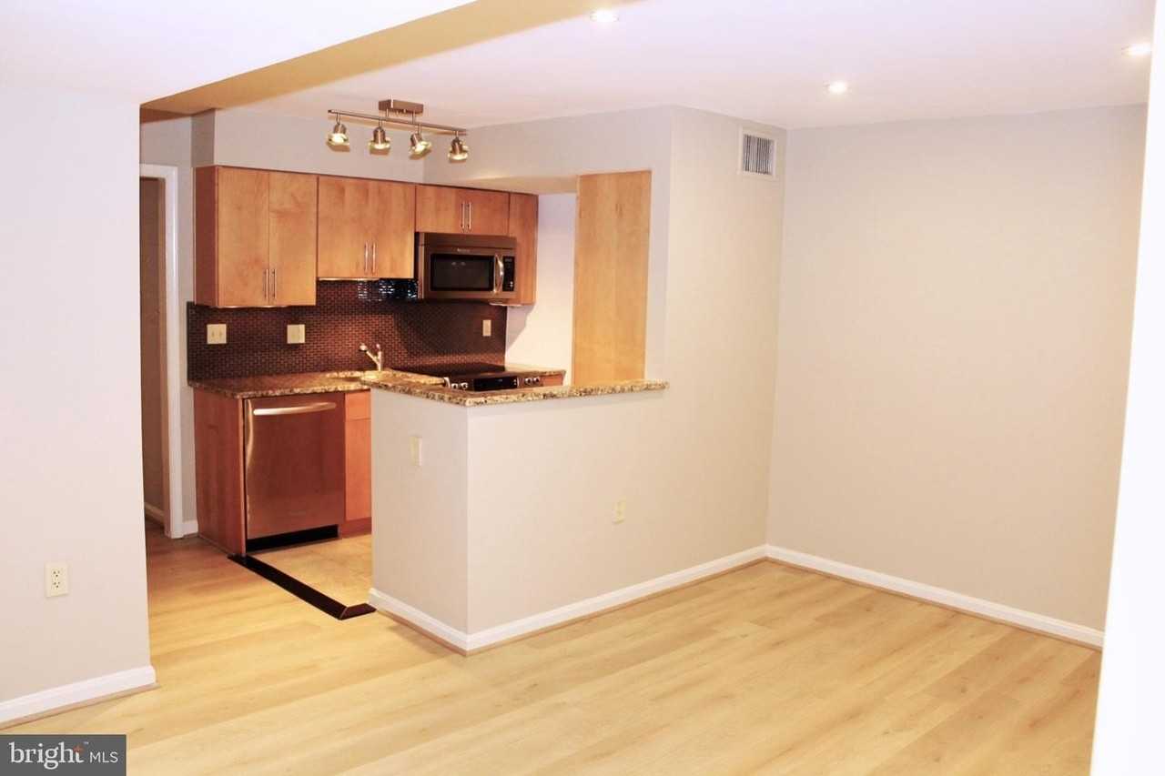 1010 22nd St Nw - Photo 4 of 29