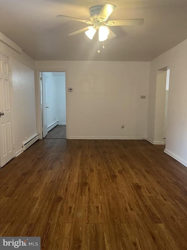 912 Prospect St - Photo 4 of 8