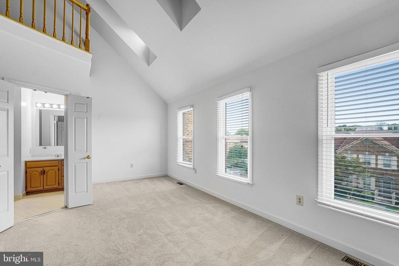 5974 Wescott Hills Way - Photo 7 of 30