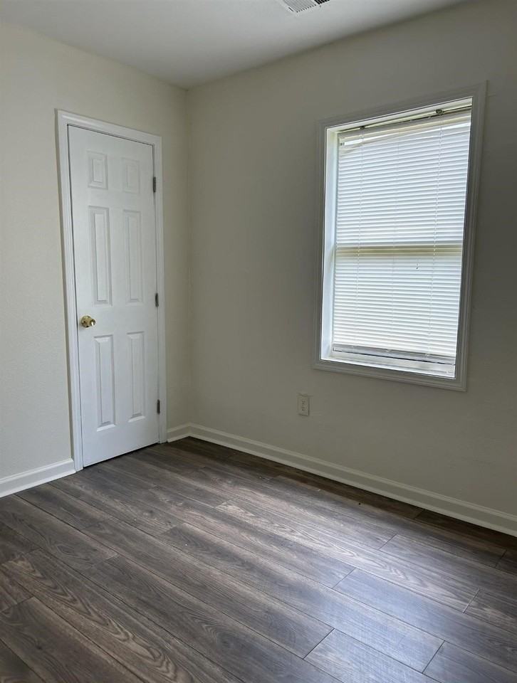 1397 Michigan St - Photo 5 of 6