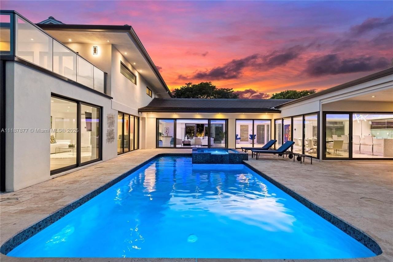 1025 Diplomat Pkwy - Photo 2 of 50