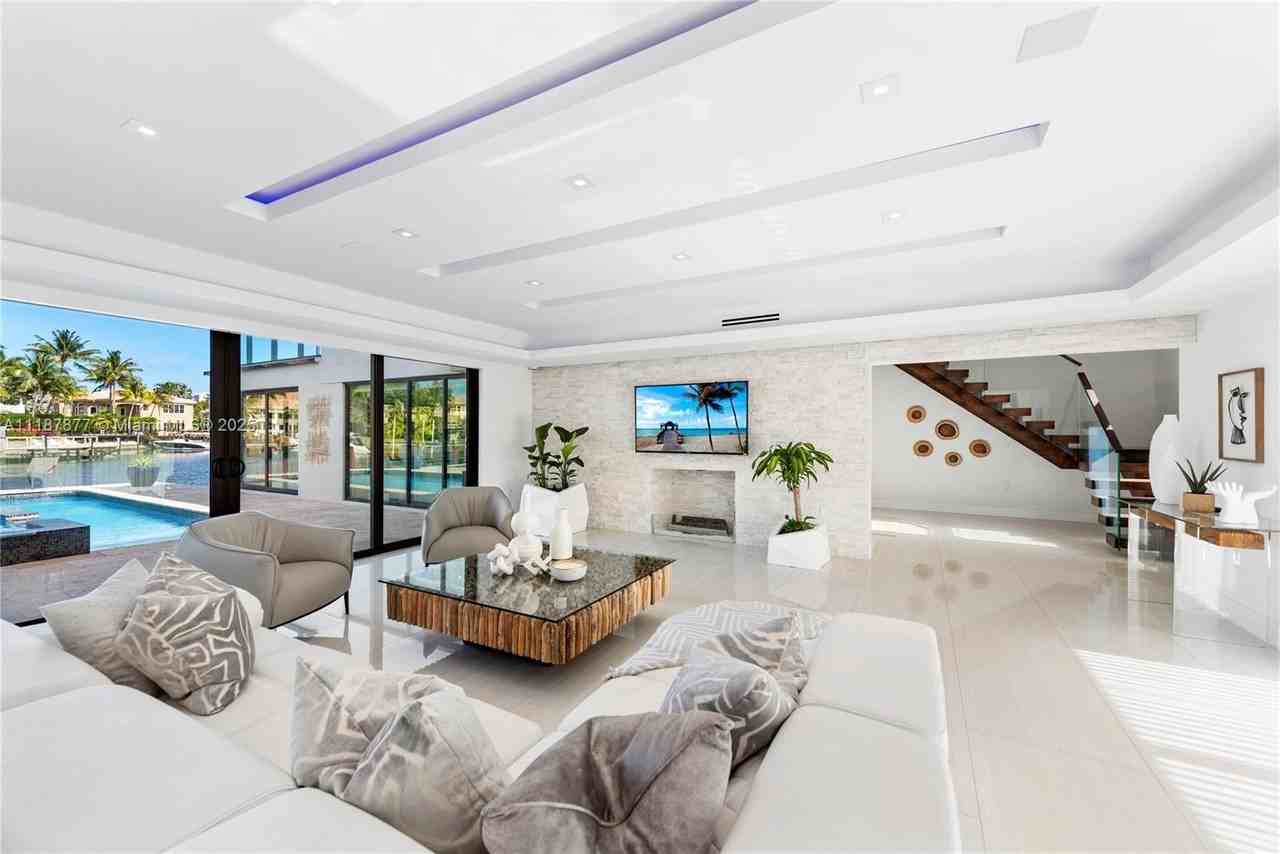 1025 Diplomat Pkwy - Photo 6 of 50