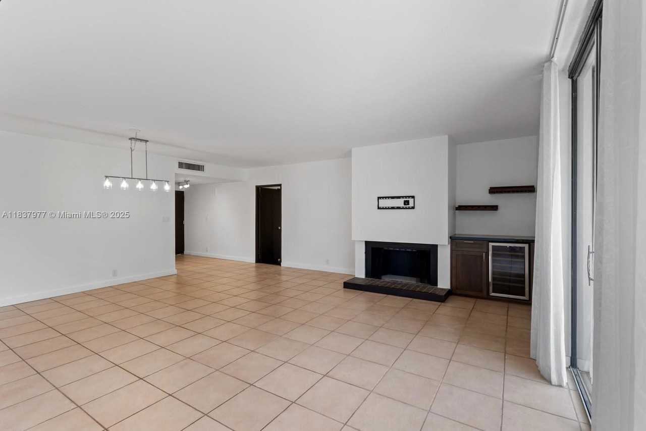 161 Crandon Blvd #426 - Photo 7 of 8