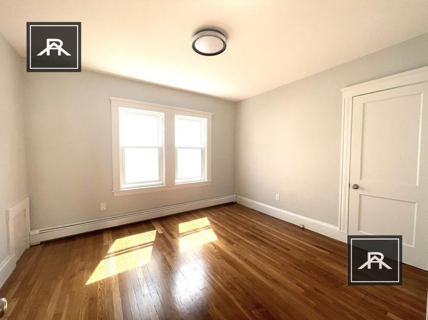 63 Waverly Street - Photo 5 of 10