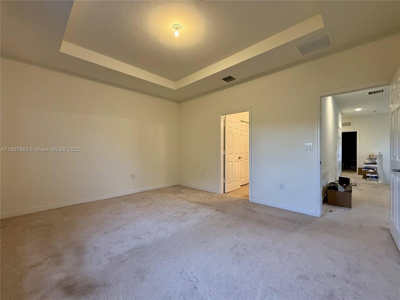 698 Se 34th Ter - Photo 6 of 17